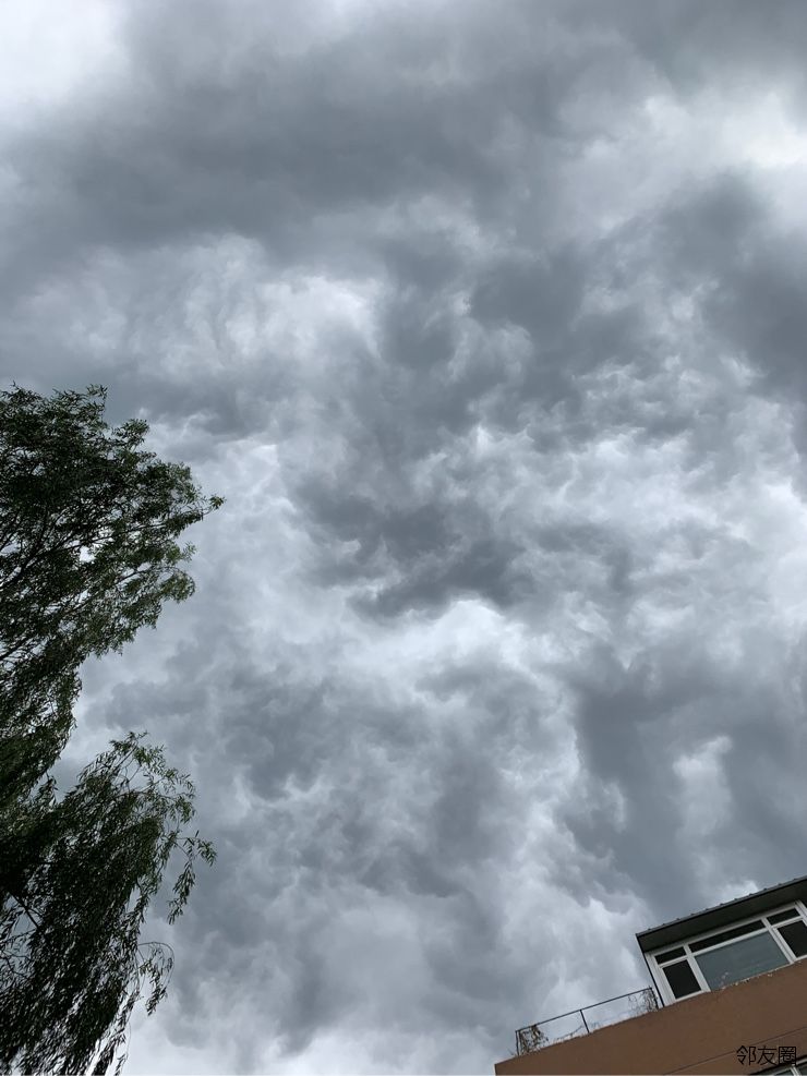 【捕光逐影】乌云密布,电闪雷鸣,要下大雨啦.