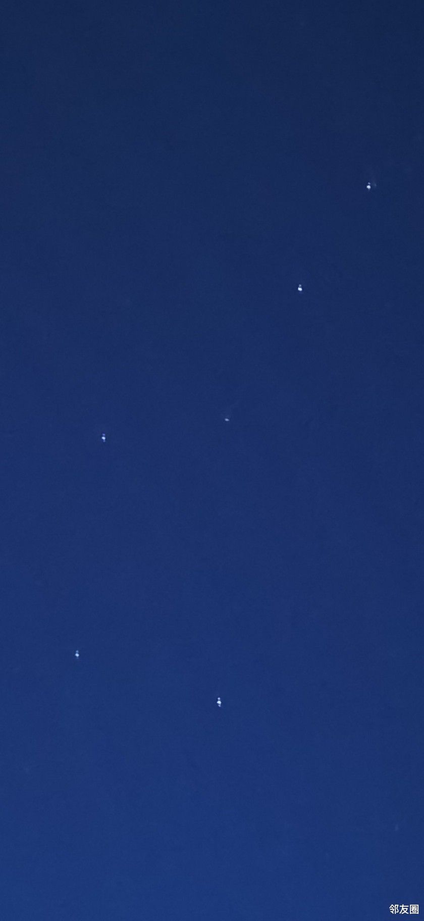 北斗七星闪耀夜空