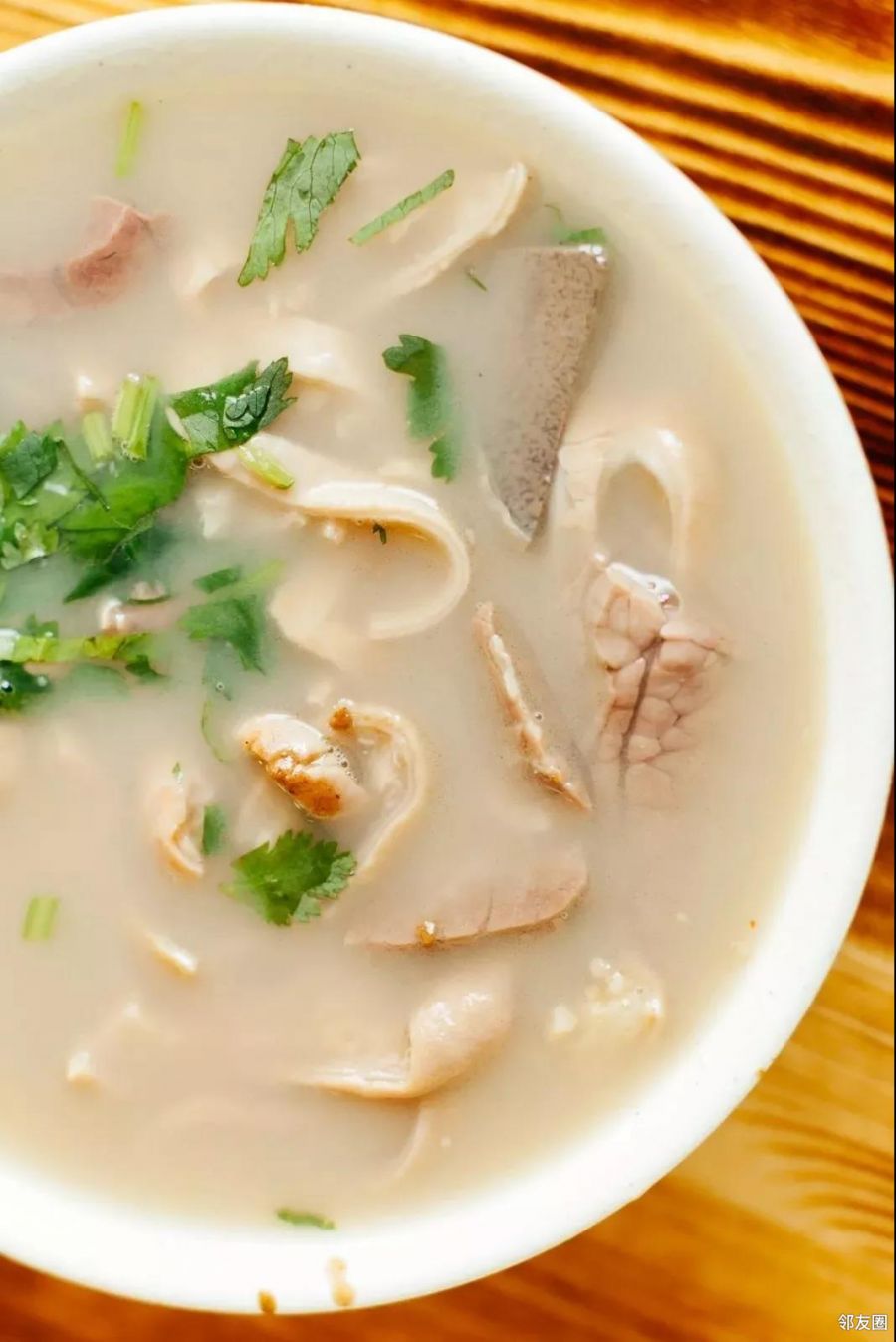 灌肠 酥而不油,嫩而不生 配上蒜汁儿,细嚼还有丝丝回甜 爆肚金生隆