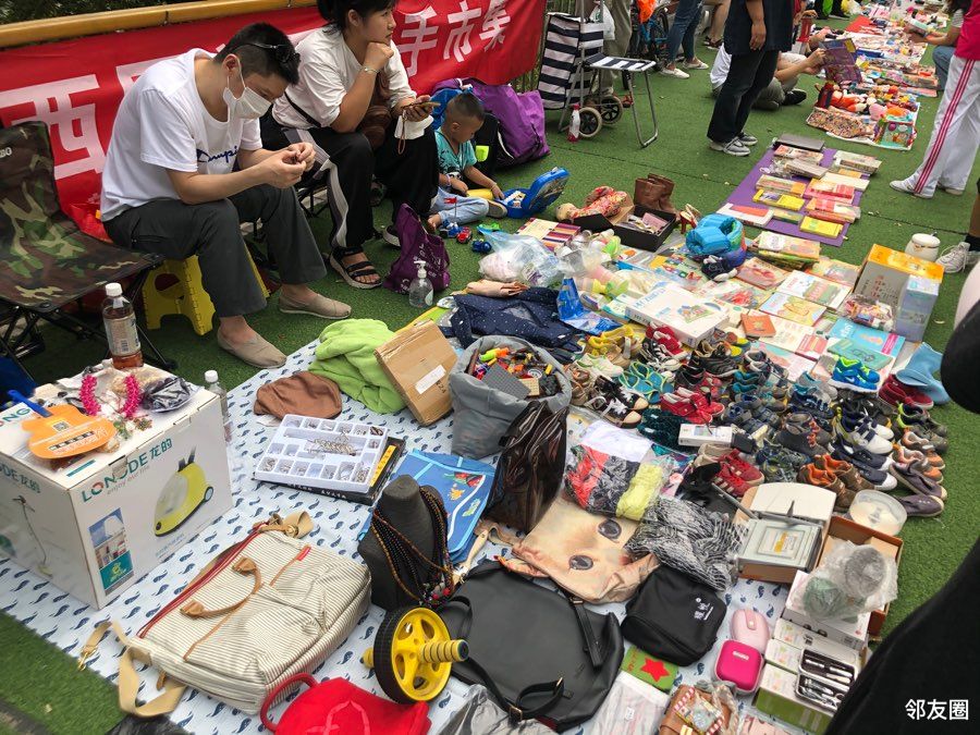 2020年望京首场二手市集活动终于如期举行现场还有垃圾分类小游戏