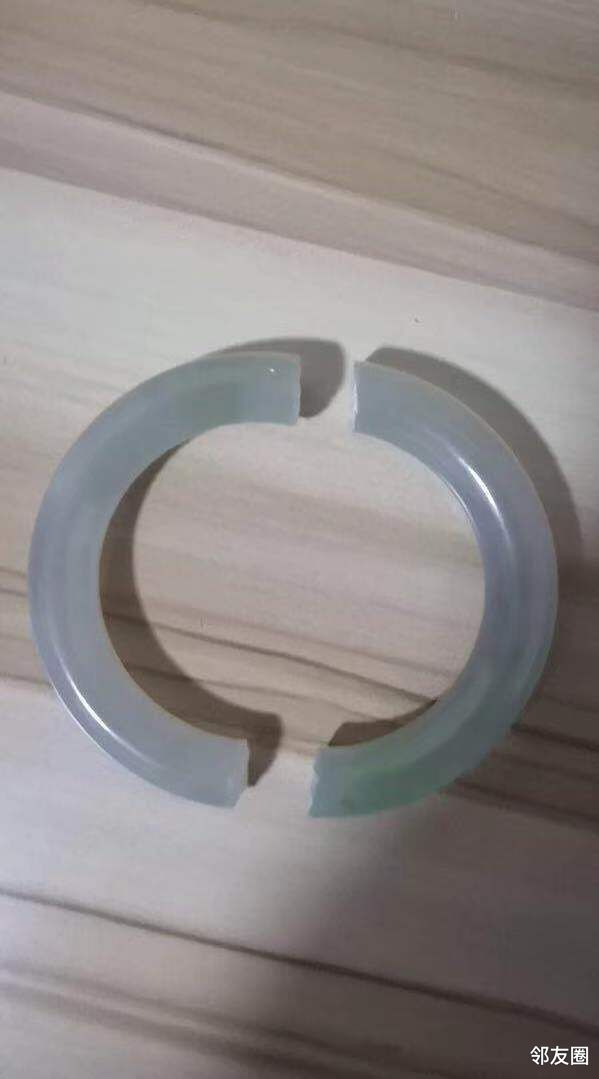 新买来没到一个月的镯子被我摔断了有没有大神给点建议吧