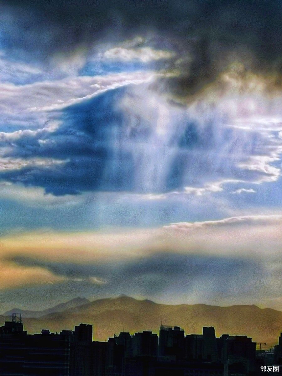 望京天空奇特天象