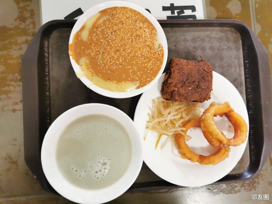 尹三豆汁我来了味道醇厚好喝如果能装修下就完美了