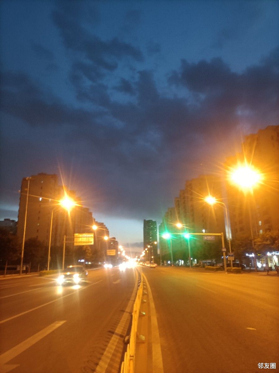 傍晚的东坝南二街