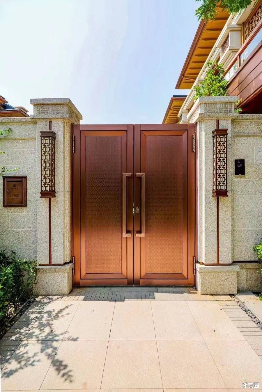 昨天,本人走醉公村路(西环线),途经首城珑玺(东坝别墅)