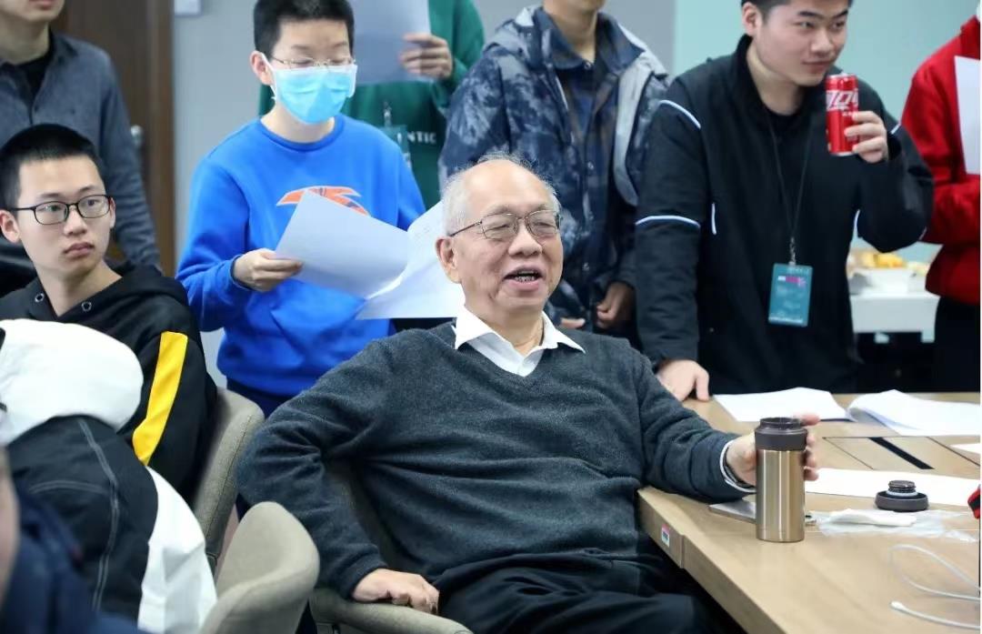 数学家丘成桐先生受聘清华大学讲席教授全职加入清华工作