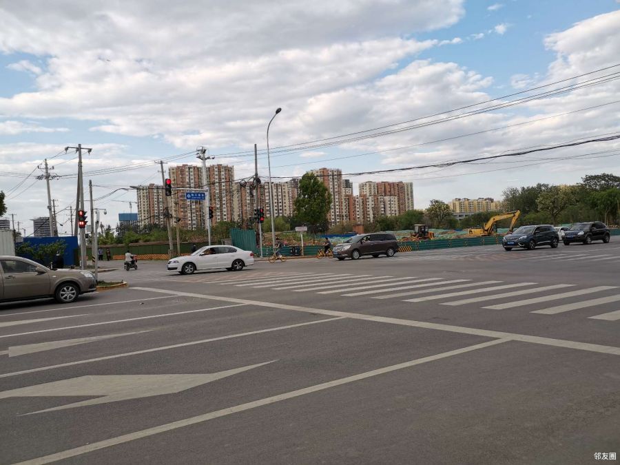 东坝单店南路驹子房路新路口向东移了约30米