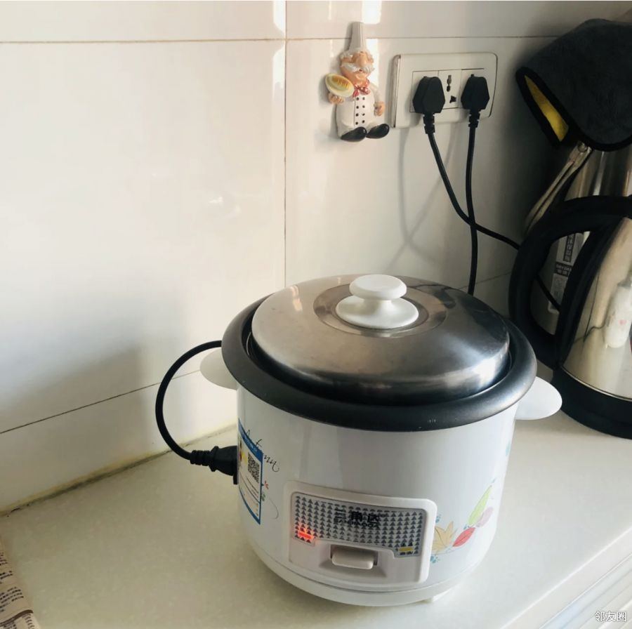 还有人用这种老式电饭煲吗?你们觉得好用吗? - 邻友圈